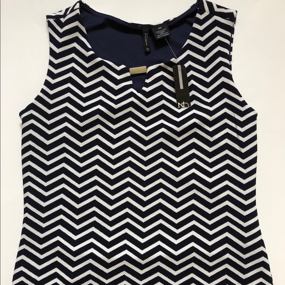 Nave blue & white chevron sleeveless blouse.
